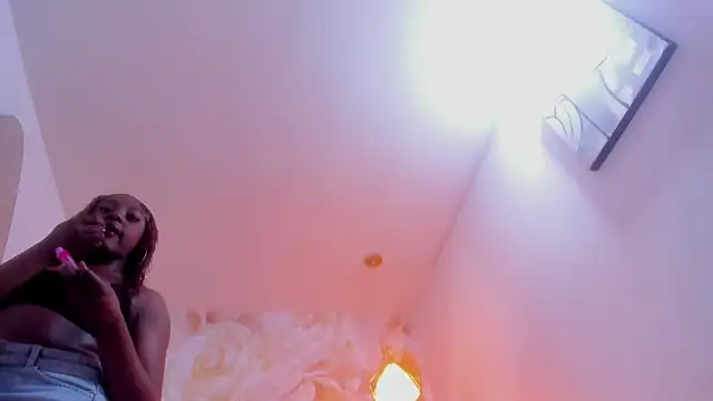 Snapshot of nylaroyale_cr chatting on 8, 2, 2026 nylaroyale cr online show from 8, 2, 2026