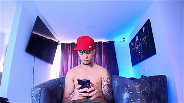 Snapshot of miguel_aguirre_ chatting on 10, 2, 2026 miguel aguirre online show from 10, 2, 2026