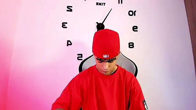 Snapshot of miguel_aguirre_ chatting on 28, 2, 2026 miguel aguirre online show from 28, 2, 2026