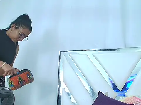 DayanaTastty online show from 4, 2, 2026