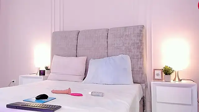 PenelopeSaenz  online show from 31, 3, 2026