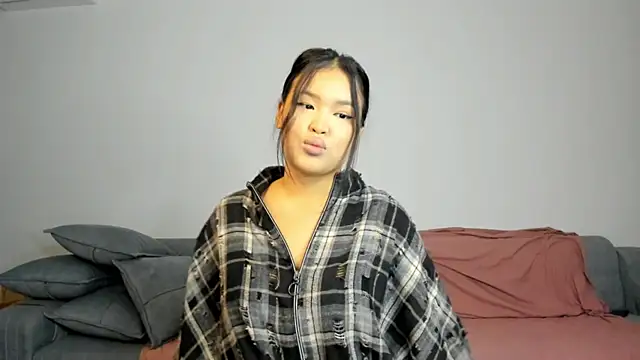 luna yum online show from 8, 2, 2026