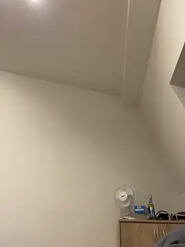 LeonieClaire online show from 10, 2, 2026