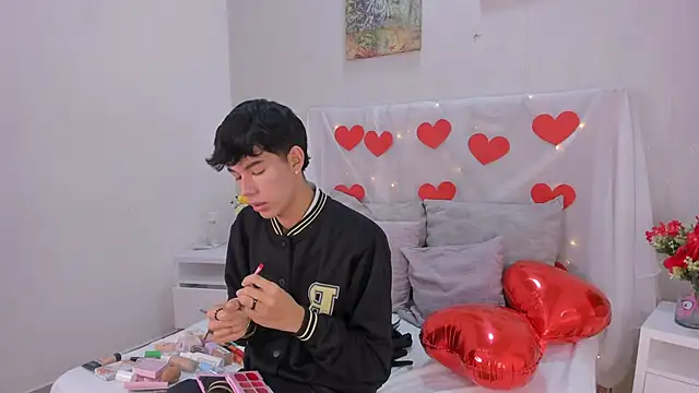 noah lewiss online show from 17, 2, 2026