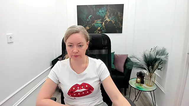 Snapshot of CharlotteKerti chatting on 16, 5, 2026 CharlotteKerti online show from 16, 5, 2026