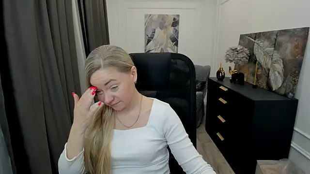 CharlotteKerti online show from 21, 4, 2026