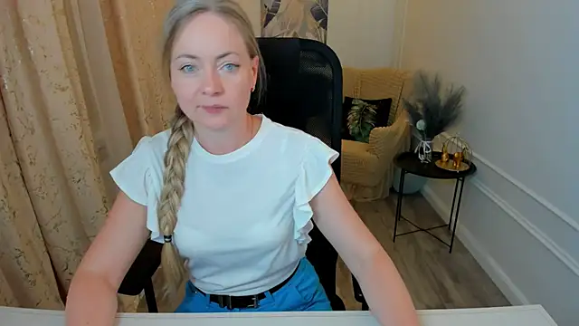 Snapshot of CharlotteKerti chatting on 8, 6, 2026 CharlotteKerti online show from 8, 6, 2026