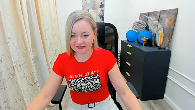 Snapshot of CharlotteKerti chatting on 31, 5, 2026 CharlotteKerti online show from 31, 5, 2026