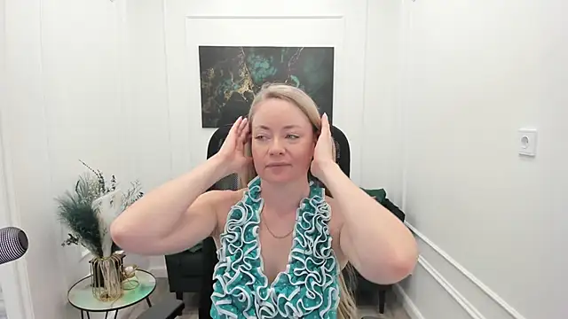 Snapshot of CharlotteKerti chatting on 23, 5, 2026 CharlotteKerti online show from 23, 5, 2026