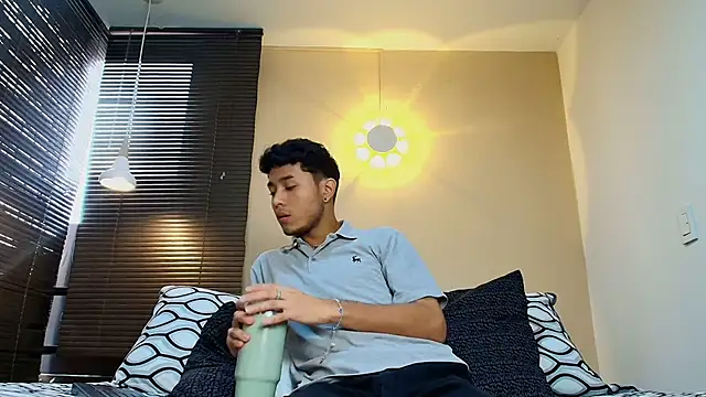 Damon Salvarote S online show from 10, 4, 2026