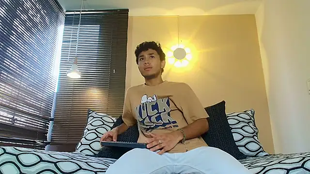 Damon Salvarote S online show from 8, 4, 2026