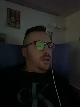 Snapshot of io1Elian chatting on 25, 5, 2026 io1Elian online show from 25, 5, 2026