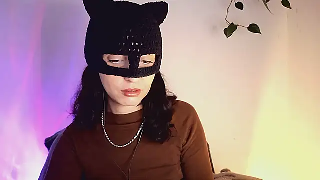 Onirica L online show from 9, 7, 2026