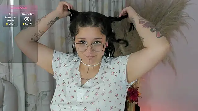 Snapshot of Sylvara_bx chatting on 17, 6, 2026 Sylvara bx online show from 17, 6, 2026