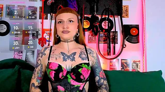 Snapshot of SugarSoot chatting on 4, 7, 2026 SugarSoot online show from 4, 7, 2026