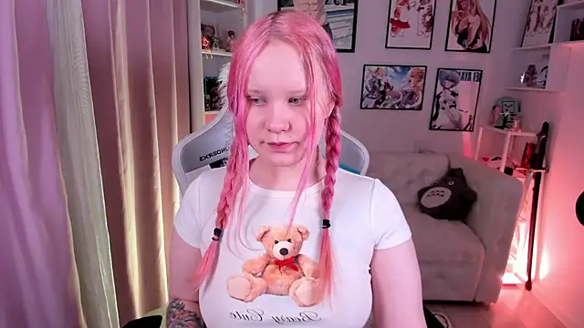 Snapshot of AnnieVibe chatting on 3, 3, 2026 AnnieVibe online show from 3, 3, 2026