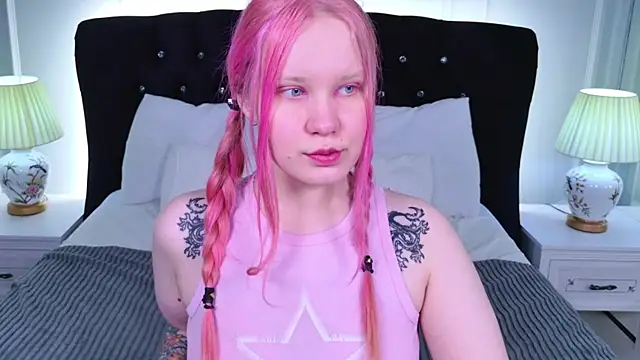 Snapshot of AnnieVibe chatting on 28, 2, 2026 AnnieVibe online show from 28, 2, 2026