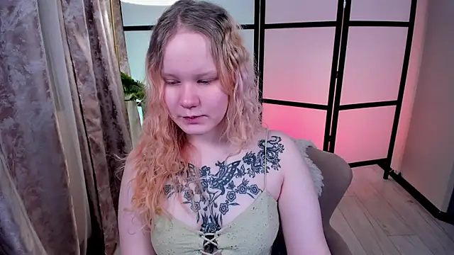 Snapshot of AnnieVibe chatting on 20, 2, 2026 AnnieVibe online show from 20, 2, 2026