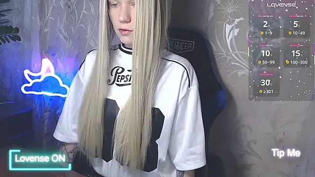 Shiny Victoria online show from 21, 6, 2026