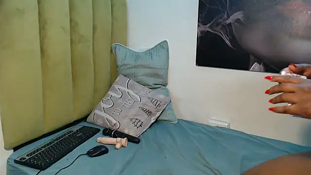 Snapshot of karen-001 chatting on 8, 2, 2026 karen-001 online show from 8, 2, 2026