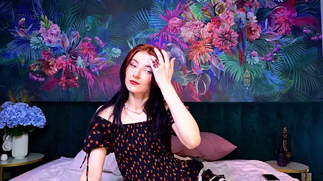 Snapshot of NicoleLuxe chatting on 4, 6, 2026 NicoleLuxe online show from 4, 6, 2026