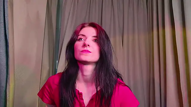 NicoleLuxe online show from 7, 5, 2026