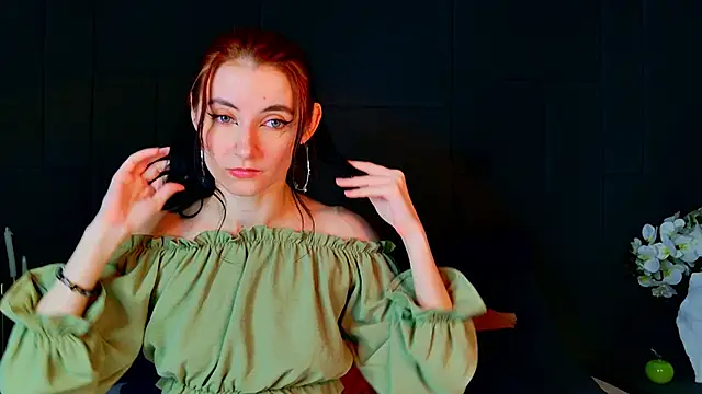 NicoleLuxe online show from 1, 6, 2026
