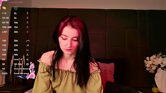 NicoleLuxe online show from 29, 4, 2026
