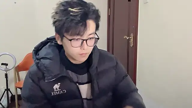 Snapshot of zijunzbzs chatting on 5, 2, 2026 zijunzbzs online show from 5, 2, 2026