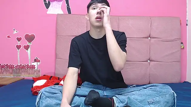 Snapshot of massimoferrera303av chatting on 17, 2, 2026 massimoferrera303av online show from 17, 2, 2026