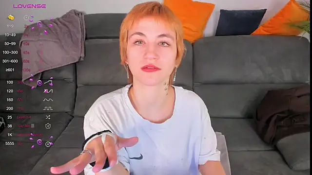 AutumnWhisper online show from 4, 3, 2026