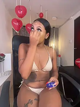 Snapshot of Alahia_Betancurr chatting on 16, 2, 2026 Alahia Betancurr online show from 16, 2, 2026