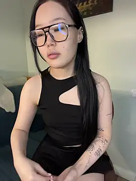 Peony kiss online show from 18, 2, 2026