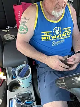 Snapshot of Skippy2420 chatting on 1, 6, 2026 Skippy2420 online show from 1, 6, 2026