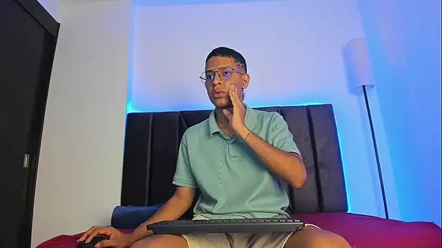 StellayDrake online show from 14, 2, 2026