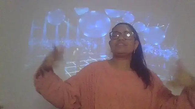 Snapshot of MelOnlyOf chatting on 7, 2, 2026 MelOnlyOf online show from 7, 2, 2026