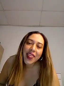 Snapshot of risitos23 chatting on 17, 7, 2026 risitos23 online show from 17, 7, 2026