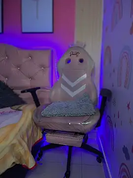 Snapshot of Karolaiin_LS chatting on 24, 2, 2026 Karolaiin LS online show from 24, 2, 2026