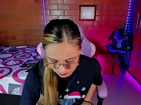 cristalprincess  online show from 23, 2, 2026