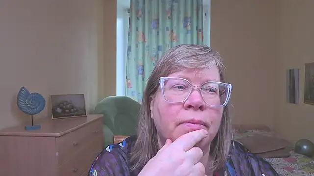 Emma Eclipsee online show from 4, 3, 2026