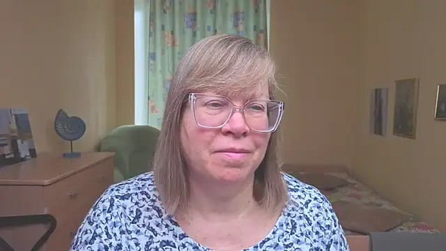 Emma Eclipsee online show from 16, 2, 2026