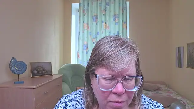 Emma Eclipsee online show from 28, 2, 2026