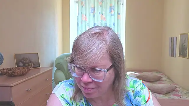 Emma Eclipsee online show from 10, 4, 2026