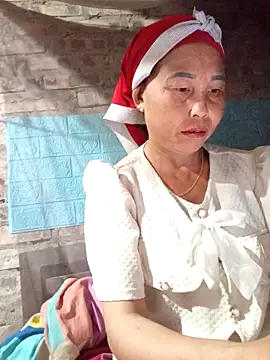 lena-cute online show from 5, 4, 2026