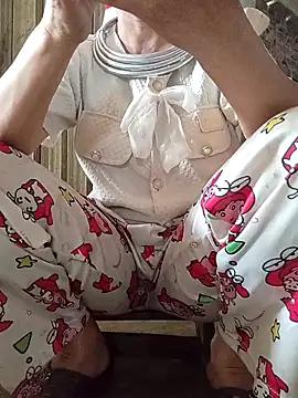 lena-cute online show from 5, 4, 2026