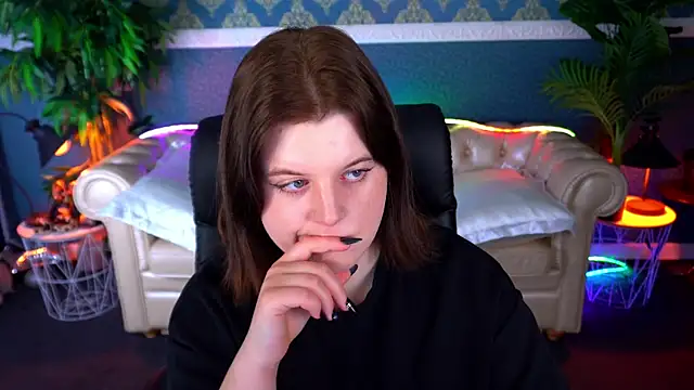 KristiFoxy online show from 13, 4, 2026