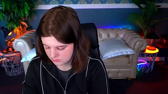 KristiFoxy online show from 12, 4, 2026