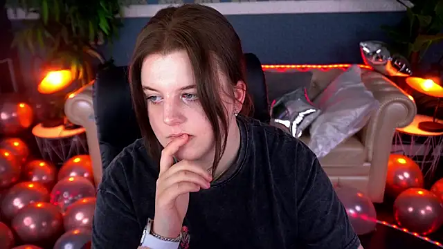 Snapshot of KristiFoxy chatting on 3, 2, 2026 KristiFoxy online show from 3, 2, 2026