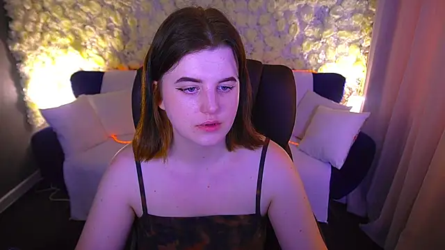 KristiFoxy online show from 15, 5, 2026
