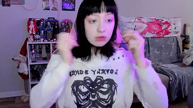 MollysLand online show from 6, 2, 2026